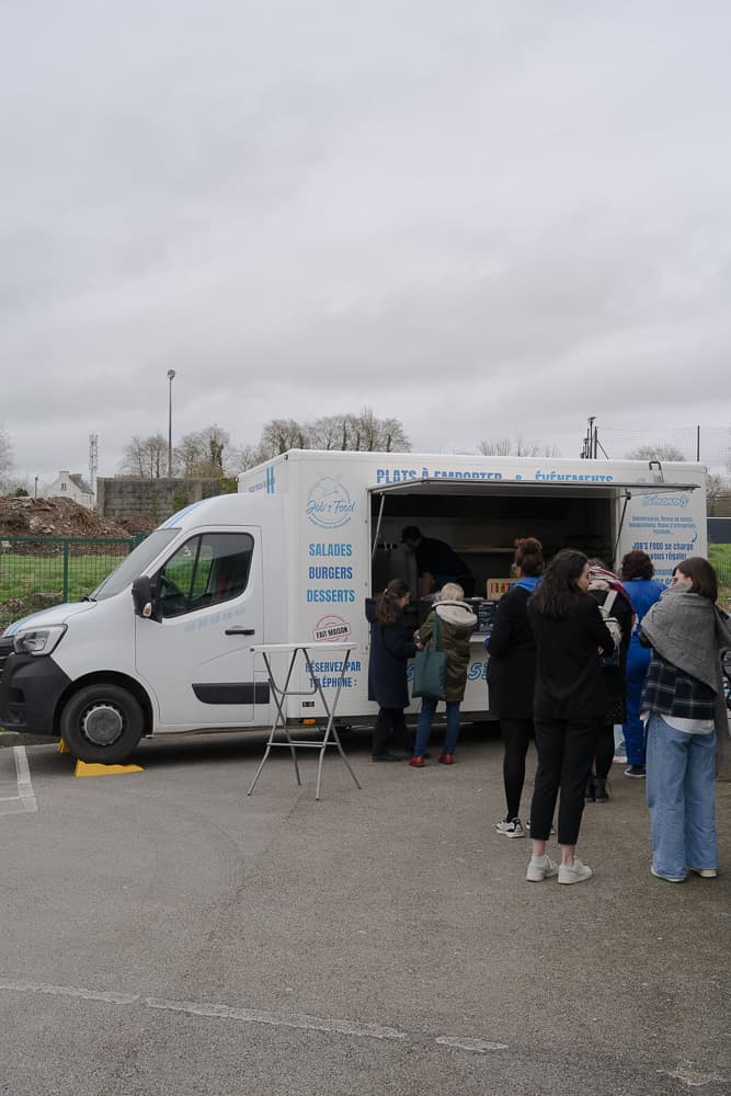 Le food truck Job’s Food et sa file de clients