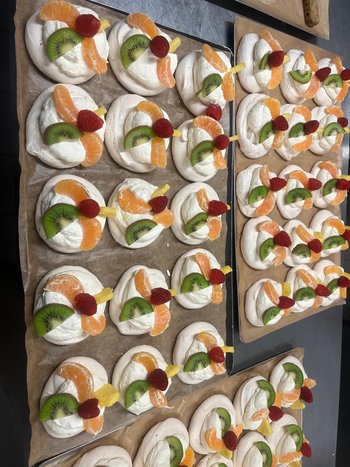 Pavlovas aux fruits frais